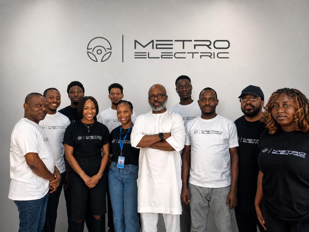 Team Metro working together